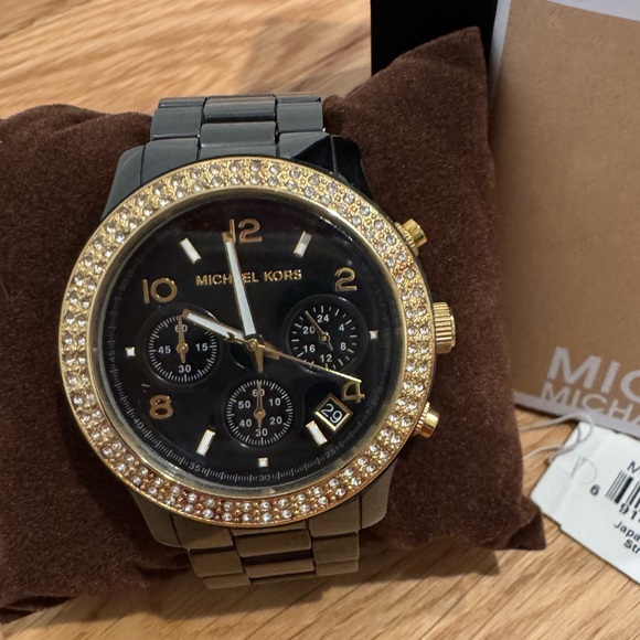 Michael Kors MK5270 Runway Women's Watch Black Ceramic Chronograph Crystal EUC - Picture 2 of 7